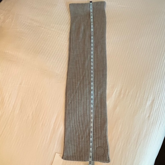 Michael Kors Scarf - Picture 6 of 7